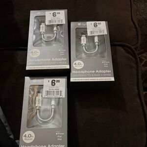 White Headphone Adapter - Lightning to 3.5mm